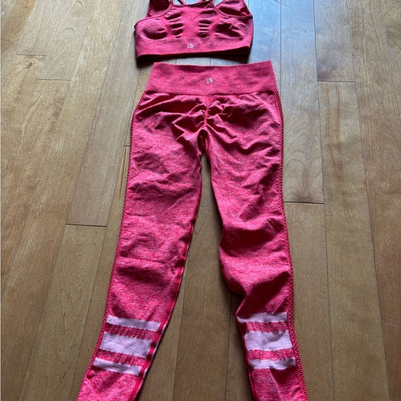 Gorgeous Buffbunny work out set. Size small. - Picture 6 of 10